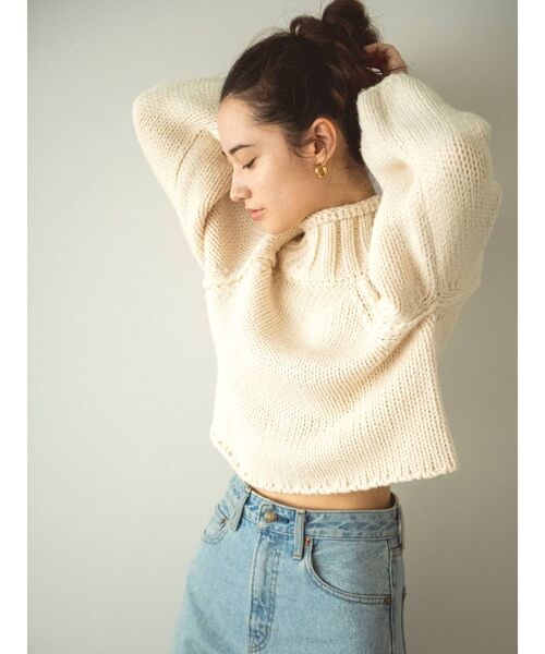 Ungrid(アングリッド)の「ローゲージハイネックショートニット(ニット/セーター・レディース・チャコールグレー/アイボリー/グリーン系その他・FREE)」の5枚目の写真