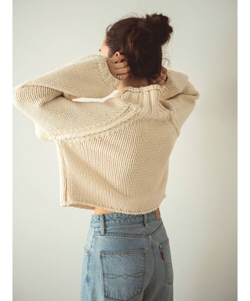 Ungrid(アングリッド)の「ローゲージハイネックショートニット(ニット/セーター・レディース・チャコールグレー/アイボリー/グリーン系その他・FREE)」の6枚目の写真