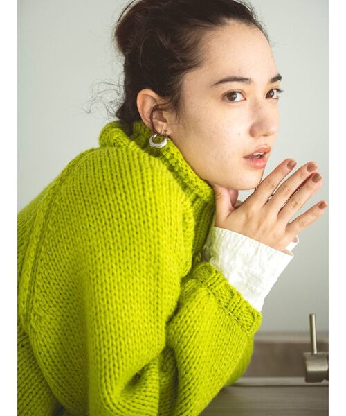 Ungrid(アングリッド)の「ローゲージハイネックショートニット(ニット/セーター・レディース・チャコールグレー/アイボリー/グリーン系その他・FREE)」の16枚目の写真