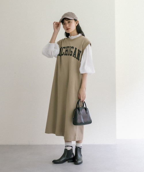 PUAL CE CIN（ピュアルセシン）の「裏毛カレッジロゴノースリーワンピース（ワンピース・レディース・チャコールグレー/ベージュ・FREE）」の5枚目の写真