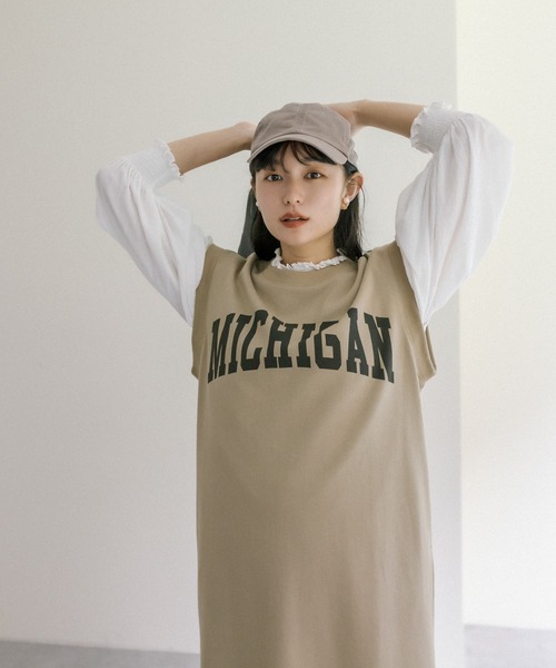 PUAL CE CIN（ピュアルセシン）の「裏毛カレッジロゴノースリーワンピース（ワンピース・レディース・チャコールグレー/ベージュ・FREE）」の4枚目の写真