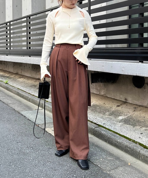 CAPRICIEUX LE'MAGE（カプリシューレマージュ）の「カットアウトリブTシャツ（Tシャツ/カットソー・レディース・アイボリー/ブラック/ブラウン・FREE）」の16枚目の写真