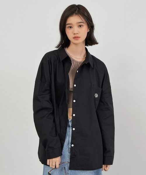 ブラウス シャツ A'GEM/9 × .kom「muah muah/ムーアムーア」SIGNATURE LOGO POINT COTTON OVERFI A'GEM/9 × .kom『muah muah/ムーアムーア』SIGNATURE LOGO POINT