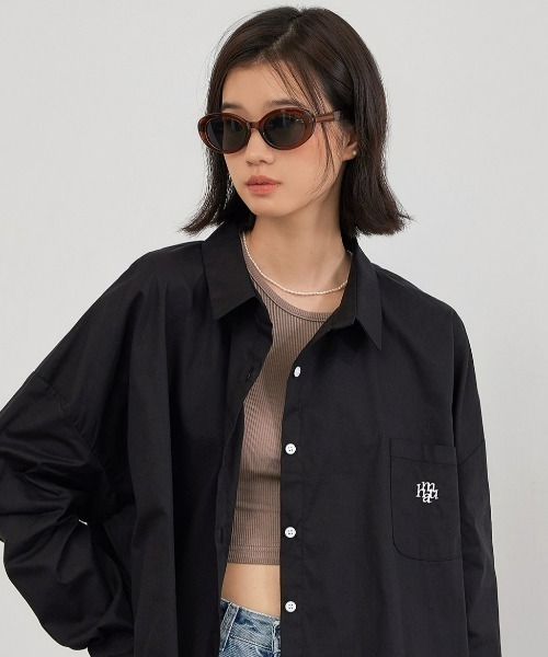 ブラウス シャツ A'GEM/9 × .kom「muah muah/ムーアムーア」SIGNATURE LOGO POINT COTTON OVERFI A'GEM/9 × .kom『muah muah/ムーアムーア』SIGNATURE LOGO POINT