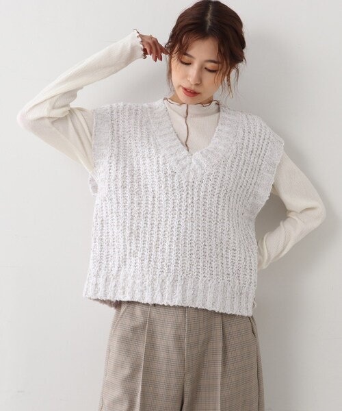 Cutie Blonde（キューティーブロンド）の「◆Vネック ふわふわMIXニットベスト（ベスト・レディース・ブラック/グレー・00）」の2枚目の写真