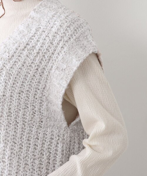 Cutie Blonde（キューティーブロンド）の「◆Vネック ふわふわMIXニットベスト（ベスト・レディース・ブラック/グレー・00）」の15枚目の写真