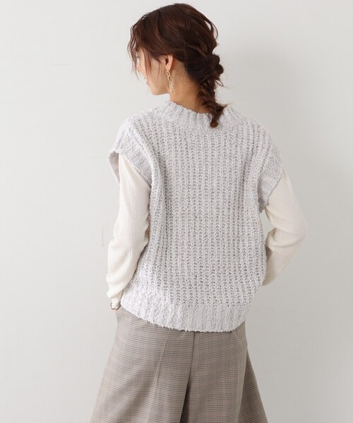 Cutie Blonde（キューティーブロンド）の「◆Vネック ふわふわMIXニットベスト（ベスト・レディース・ブラック/グレー・00）」の9枚目の写真