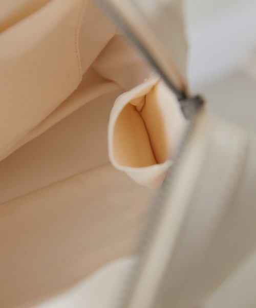 TINA:JOJUN(ティーナジョジュン)の「ミニ ボストンバッグ TINA:JOJUN(ボストンバッグ・レディース・ブラウン/アイボリー/ブラック・F)」の9枚目の写真