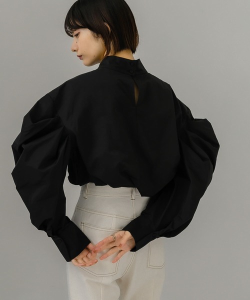 KBF(ケイビーエフ)の「エクストラスリーブブラウス(シャツ/ブラウス・レディース・オフホワイト/ブラック/グレー系その他・ONE)」の3枚目の写真