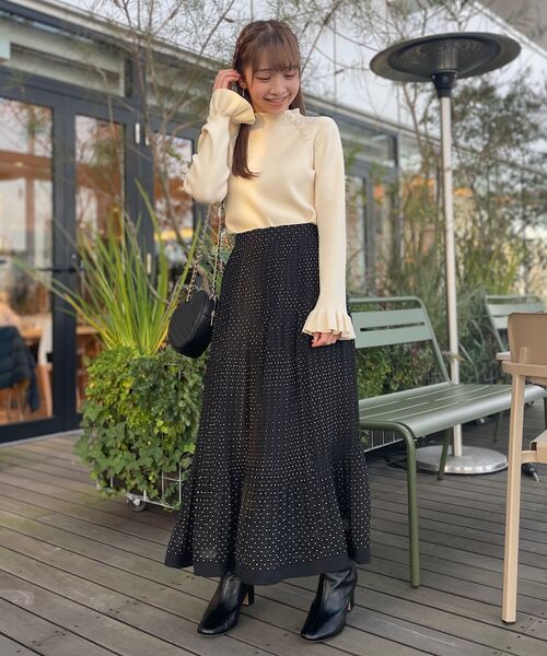 couture brooch(クチュールブローチ)の「◆【プチプラ!コーデに華を添える1枚】フリルリブニット(ニット/セーター・レディース・オフホワイト/ブラック/ライトグレー/ライトグリーン・38/34/42)」の6枚目の写真