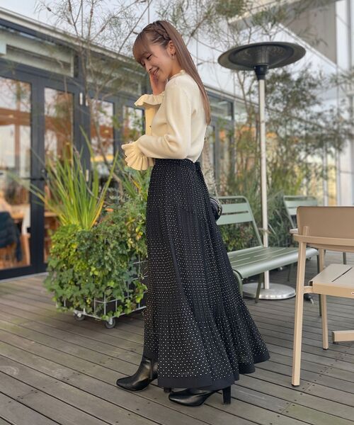 couture brooch(クチュールブローチ)の「◆【プチプラ!コーデに華を添える1枚】フリルリブニット(ニット/セーター・レディース・オフホワイト/ブラック/ライトグレー/ライトグリーン・38/34/42)」の7枚目の写真