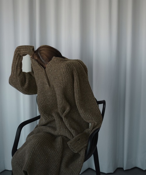 Ezick(エジック)の「Mix nep ヘンリーニットワンピース(ワンピース・レディース・グレー/ブラウン・FREE)」の3枚目の写真