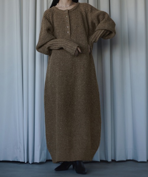 Ezick(エジック)の「Mix nep ヘンリーニットワンピース(ワンピース・レディース・グレー/ブラウン・FREE)」の11枚目の写真