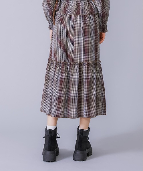 MILKFED.（ミルクフェド）の「PLAID TIERED SKIRT（スカート・レディース・ブルー/ブラウン・ONE SIZE）」の4枚目の写真