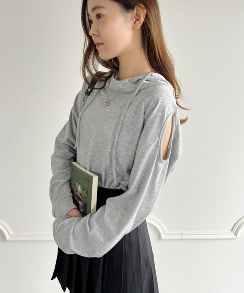Loueme(ルエム)の「オープンショルダーカットソートップス(Tシャツ/カットソー・レディース・ブラック/グレー/ホワイト/ライトグリーン・FREE)」の21枚目の写真