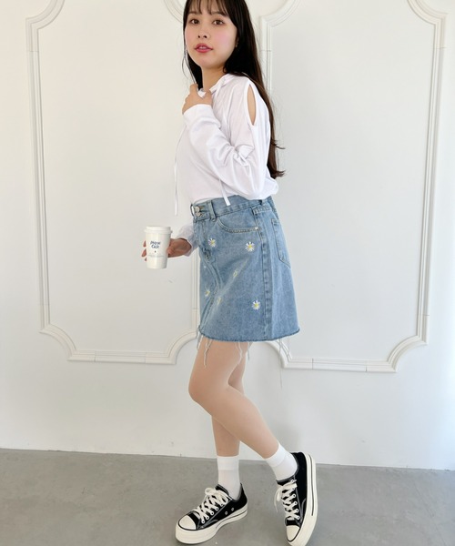 Loueme(ルエム)の「オープンショルダーカットソートップス(Tシャツ/カットソー・レディース・ブラック/グレー/ホワイト/ライトグリーン・FREE)」の16枚目の写真