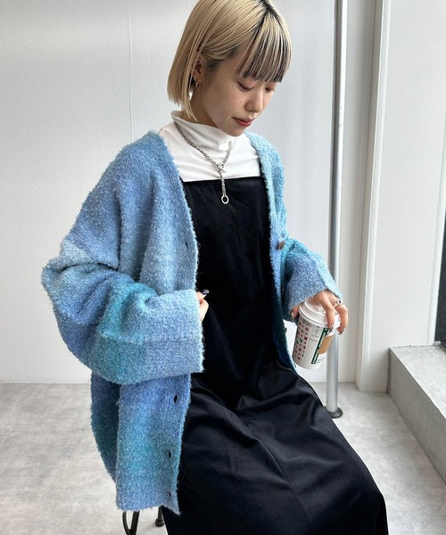 w closet（ダブルクローゼット）の「グラデーションロングカーディガン（カーディガン/ボレロ・レディース・オレンジ/ピンク/グレー/ブルー・FREE）」の13枚目の写真