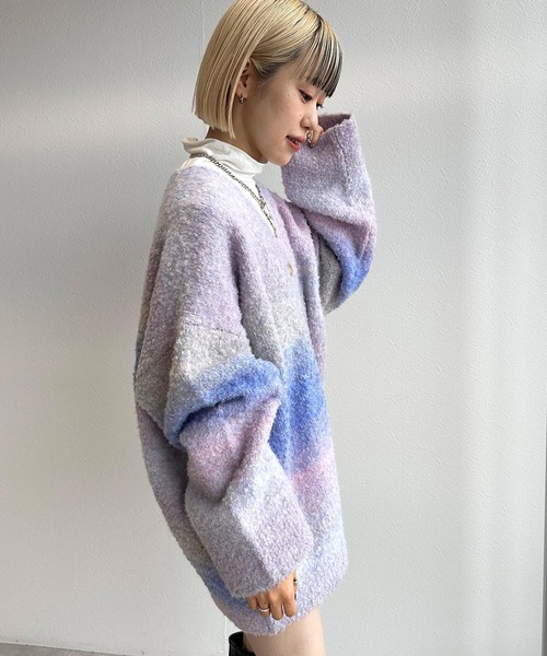 w closet（ダブルクローゼット）の「グラデーションロングカーディガン（カーディガン/ボレロ・レディース・オレンジ/ピンク/グレー/ブルー・FREE）」の21枚目の写真