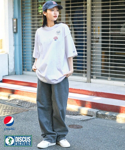 DISCUS ATHLETIC（ディスカス　アスレチック）の「【DISCUS ATHLETIC×PEPSI】コラボ ヴィンテージライク バックプリント/ロゴ刺繍 オーバーサイズ 半袖クルーネックTシャツ（Tシャツ/カットソー・レディース・ホワイト系3/ホワイト系1/ブラック系2/ブラック系1/ホワイト系2/ブラック系3・M）」の20枚目の写真