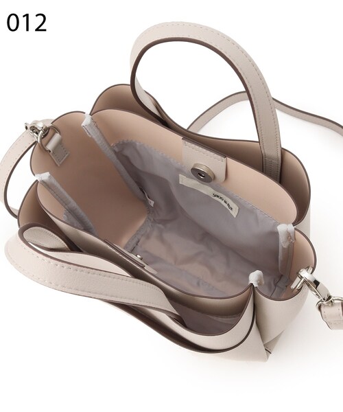 SHOO・LA・RUE（シューラルー）の「◆【取り外し可能なショルダーベルト付き】ふわっと軽い スクエア トートバッグ（トートバッグ・レディース・イエロー/グレー/アイボリー系4/ブラック・00）」の10枚目の写真