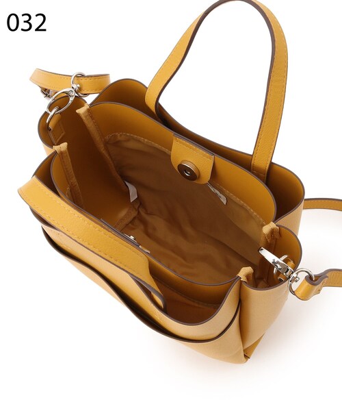 SHOO・LA・RUE（シューラルー）の「◆【取り外し可能なショルダーベルト付き】ふわっと軽い スクエア トートバッグ（トートバッグ・レディース・イエロー/グレー/アイボリー系4/ブラック・00）」の13枚目の写真