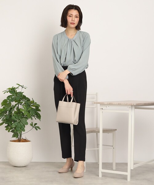 SHOO・LA・RUE（シューラルー）の「◆【取り外し可能なショルダーベルト付き】ふわっと軽い スクエア トートバッグ（トートバッグ・レディース・イエロー/グレー/アイボリー系4/ブラック・00）」の16枚目の写真