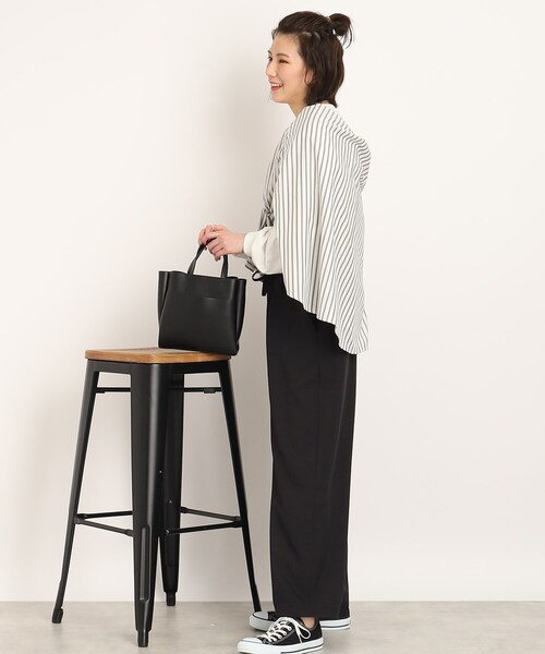 SHOO・LA・RUE（シューラルー）の「◆【取り外し可能なショルダーベルト付き】ふわっと軽い スクエア トートバッグ（トートバッグ・レディース・イエロー/グレー/アイボリー系4/ブラック・00）」の17枚目の写真