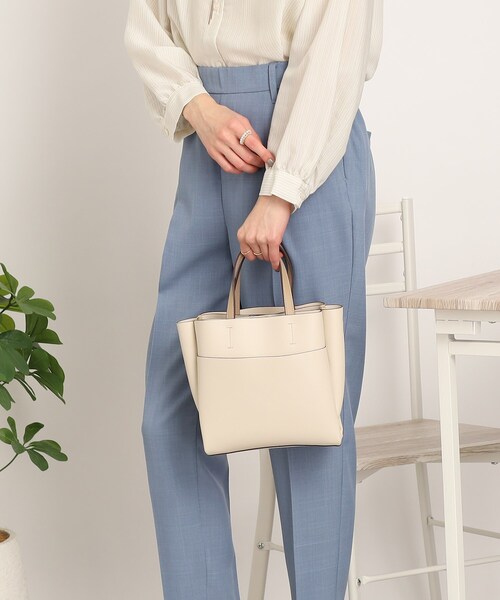 SHOO・LA・RUE（シューラルー）の「◆【取り外し可能なショルダーベルト付き】ふわっと軽い スクエア トートバッグ（トートバッグ・レディース・イエロー/グレー/アイボリー系4/ブラック・00）」の18枚目の写真