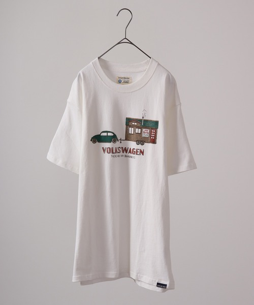 Volkswagen(フォルクスワーゲン)の「VOLKS WAGEN プリントクルーネック半袖Tシャツ(Tシャツ/カットソー・メンズ・オレンジ/チャコールグレー/カーキ/ホワイト/イエロー/ホワイト系その他/ライトブルー/モカ・L/XL/S/M)」の1枚目の写真