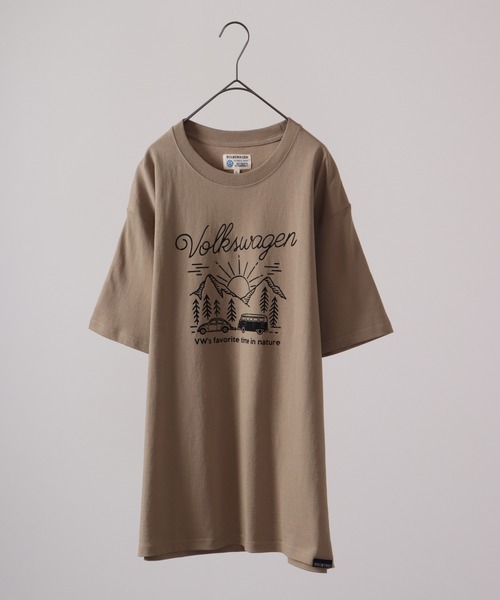 Volkswagen(フォルクスワーゲン)の「VOLKS WAGEN プリントクルーネック半袖Tシャツ(Tシャツ/カットソー・メンズ・オレンジ/チャコールグレー/カーキ/ホワイト/イエロー/ホワイト系その他/ライトブルー/モカ・L/XL/S/M)」の4枚目の写真