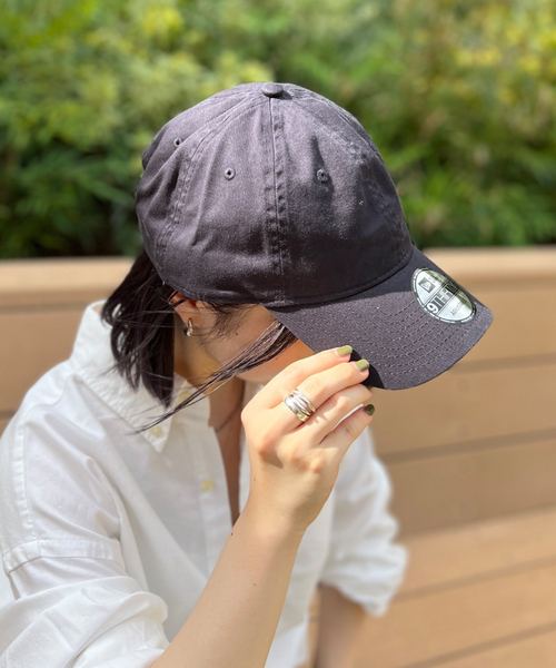 Rouge vif（ルージュヴィフ）の「【MICA×NEW ERA】コラボレーションCAP　キャップ（キャップ・レディース・アイボリー/グレイッシュベージュ/ベージュ/ネイビー・フリー）」の5枚目の写真