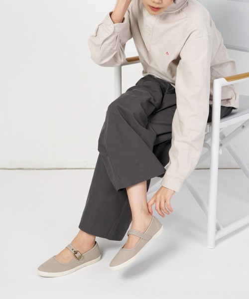 ORCIVAL(オーシバル)の「STRAP SHOES(その他シューズ・レディース・ブラック/ベージュ・22.5cm/23cm/23.5cm/24cm/24.5cm/25cm)」の2枚目の写真