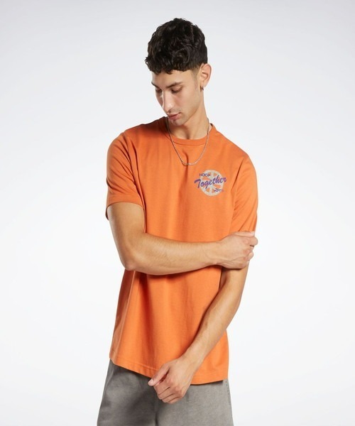 Reebok(リーボック)の「バスケットボール Tシャツ / BB BASKETBALL AAWH HOOP T(Tシャツ/カットソー・メンズ・ホワイト/オレンジ・LARGE/MEDIUM/XX-LARGE/X-LARGE/XXX-LARGE/SMALL)」の2枚目の写真