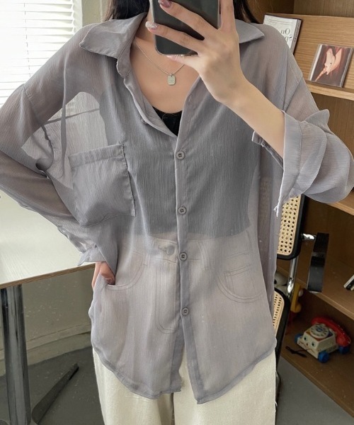 LAC-VERT（ラック・ヴェール）の「ニュアンスカラーシアーシャツ（シャツ/ブラウス・レディース・アイボリー/スモークピンク/ダークグリーン/グレー/ベージュ/パープル/モカ/ライトグレー・FREE）」の3枚目の写真