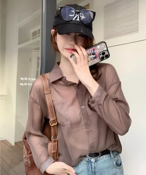 LAC-VERT（ラック・ヴェール）の「ニュアンスカラーシアーシャツ（シャツ/ブラウス・レディース・アイボリー/スモークピンク/ダークグリーン/グレー/ベージュ/パープル/モカ/ライトグレー・FREE）」の5枚目の写真