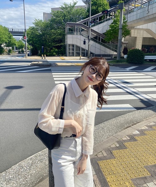 LAC-VERT（ラック・ヴェール）の「ニュアンスカラーシアーシャツ（シャツ/ブラウス・レディース・アイボリー/スモークピンク/ダークグリーン/グレー/ベージュ/パープル/モカ/ライトグレー・FREE）」の22枚目の写真