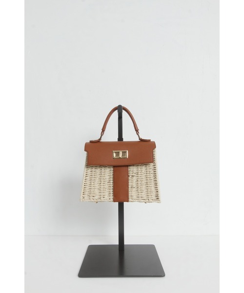 &. NOSTALGIA（アンドドットノスタルジア）の「ペーパー合皮バッグ（ハンドバッグ・レディース・キャメル/ブラック・FREE）」の7枚目の写真