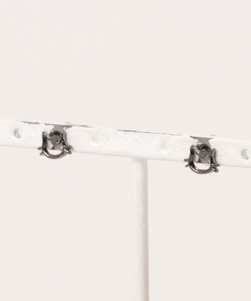 GGD SELECT（ジージーディー　セレクト）の「ネコフェイスチタンピアス [ACCACC]（ピアス（両耳用）・レディース・ゴールド/C/D/B/A・FREE）」の4枚目の写真