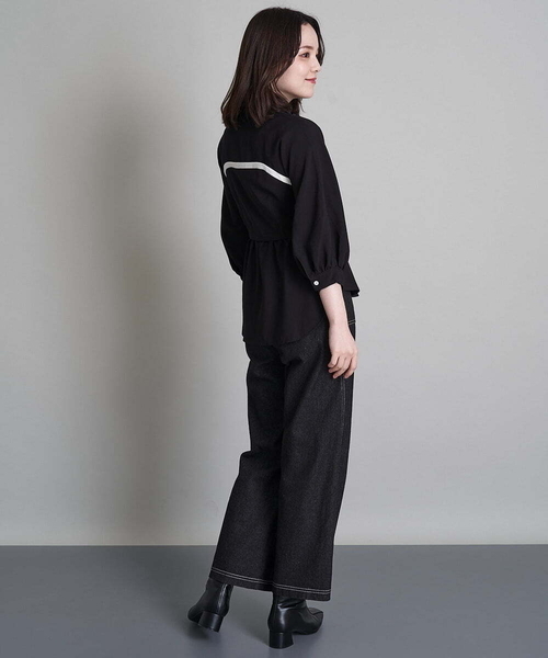 A de a.v.v(アードアー・ヴェ・ヴェ)の「レイヤードバイカラーブラウス(シャツ/ブラウス・レディース・ブラック/ベージュ・36/38)」の8枚目の写真