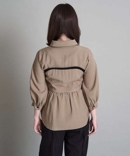 A de a.v.v(アードアー・ヴェ・ヴェ)の「レイヤードバイカラーブラウス(シャツ/ブラウス・レディース・ブラック/ベージュ・36/38)」の13枚目の写真