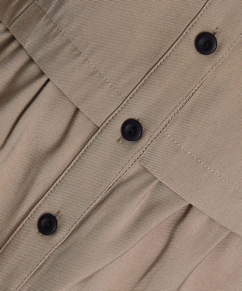 A de a.v.v(アードアー・ヴェ・ヴェ)の「レイヤードバイカラーブラウス(シャツ/ブラウス・レディース・ブラック/ベージュ・36/38)」の17枚目の写真