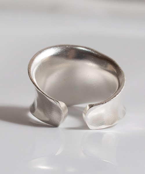 Ops.（オプス）の「イヤーカフ シルバー 金属アレルギー対応 シルバー925【GOLDA ゴルダ】（イヤーカフ・レディース・シルバー・ONE SIZE）」の8枚目の写真