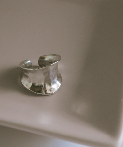 Ops.（オプス）の「イヤーカフ シルバー 金属アレルギー対応 シルバー925【GOLDA ゴルダ】（イヤーカフ・レディース・シルバー・ONE SIZE）」の13枚目の写真