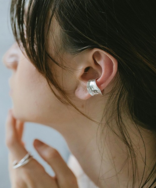 Ops.（オプス）の「イヤーカフ シルバー 金属アレルギー対応 シルバー925【GOLDA ゴルダ】（イヤーカフ・レディース・シルバー・ONE SIZE）」の5枚目の写真