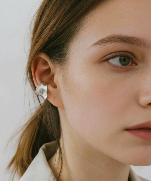 Ops.（オプス）の「イヤーカフ シルバー 金属アレルギー対応 シルバー925【GOLDA ゴルダ】（イヤーカフ・レディース・シルバー・ONE SIZE）」の3枚目の写真