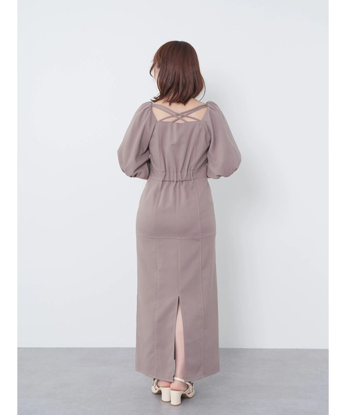 earth music&ecology(アースミュージックアンドエコロジー)の「配色ステッチパフスリーブワンピース(ワンピース・レディース・ブラック/サックスブルー/モカ・S/M)」の21枚目の写真