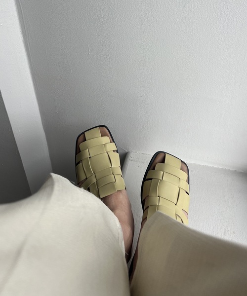 Amiur（エミレ）の「cross pile sandal（サンダル・レディース・アイボリー/イエロー/ブラック・S/M/L）」の3枚目の写真