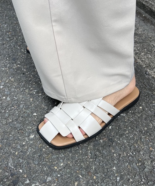 Amiur（エミレ）の「cross pile sandal（サンダル・レディース・アイボリー/イエロー/ブラック・S/M/L）」の4枚目の写真