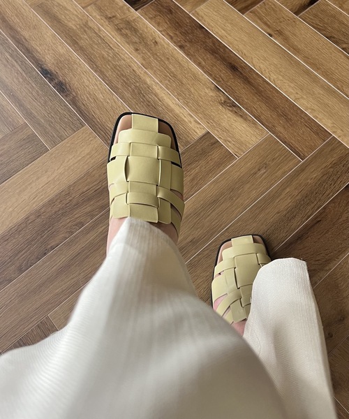 Amiur（エミレ）の「cross pile sandal（サンダル・レディース・アイボリー/イエロー/ブラック・S/M/L）」の7枚目の写真