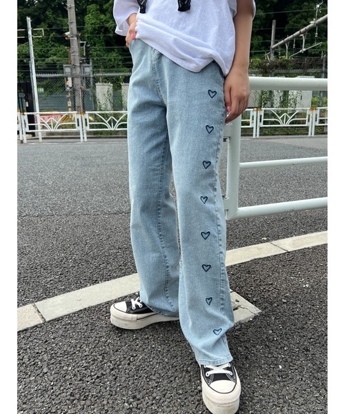 WC(ダブル シー)の「モチーフラインデニムパンツ(デニムパンツ・レディース・その他1/その他2・FREE)」の2枚目の写真
